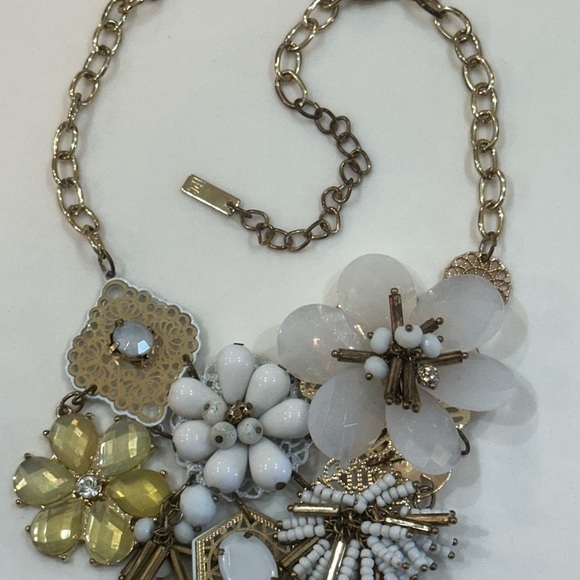 INC VTG Gold Chain White Filigree Floral Statement Necklace & Earring Set Signed - Picture 5 of 7